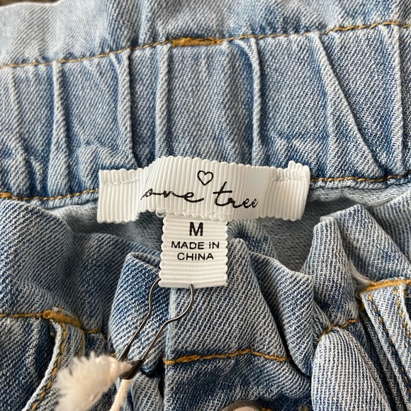 Love tree denim shorts - Picture 2 of 2